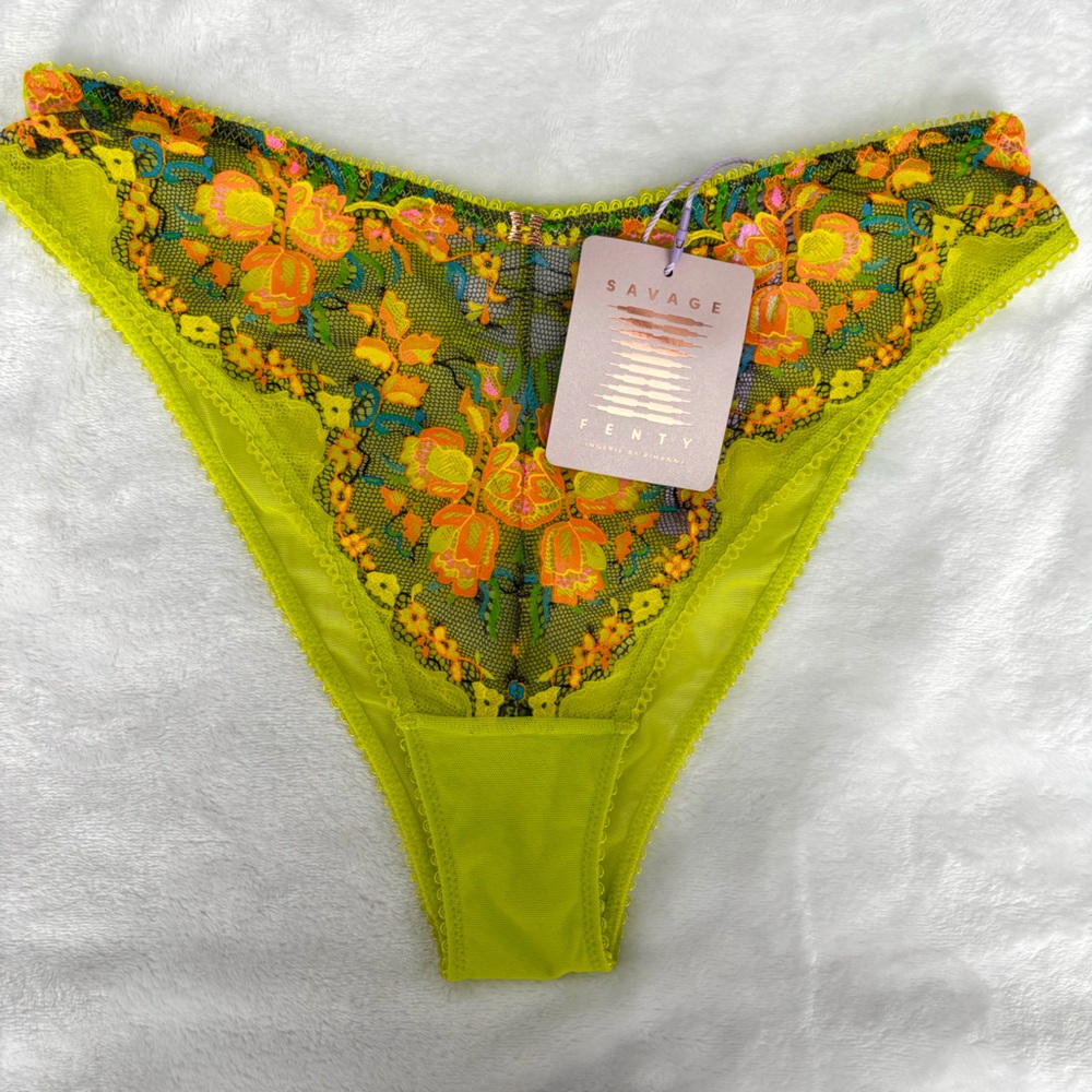 SAVAGE X FENTY Sweetheart Lace High-Leg Mid-Rise Bikini Panty--NWT--S